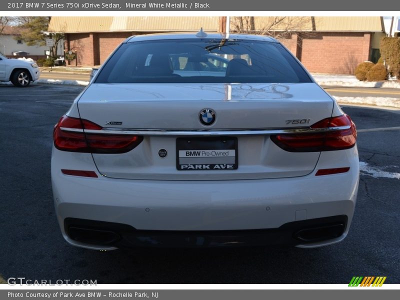 Mineral White Metallic / Black 2017 BMW 7 Series 750i xDrive Sedan