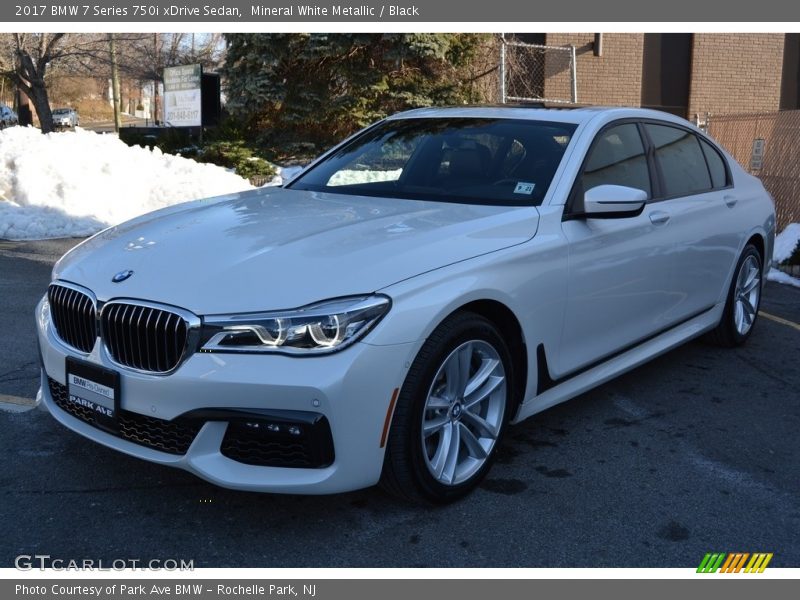 Mineral White Metallic / Black 2017 BMW 7 Series 750i xDrive Sedan