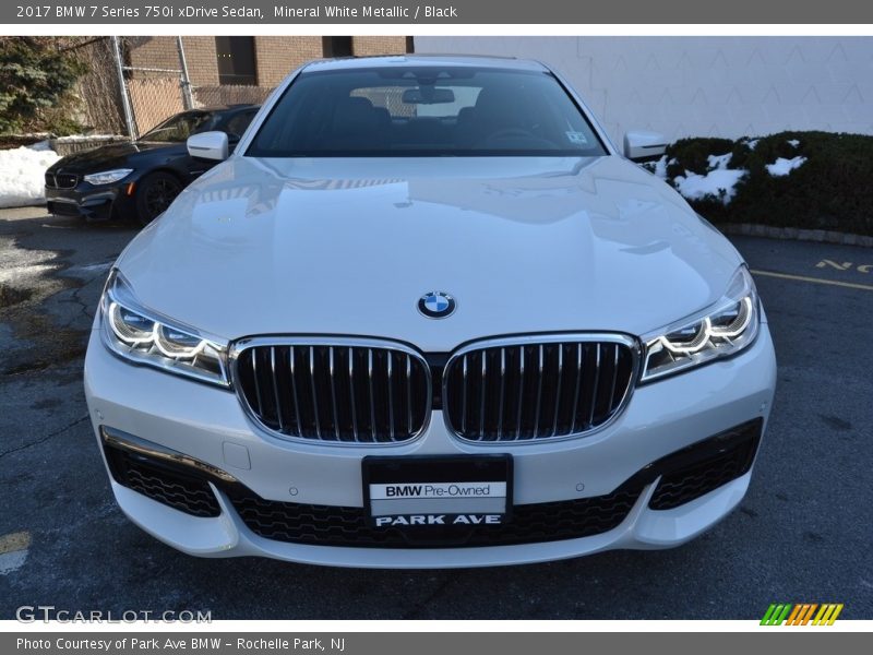 Mineral White Metallic / Black 2017 BMW 7 Series 750i xDrive Sedan