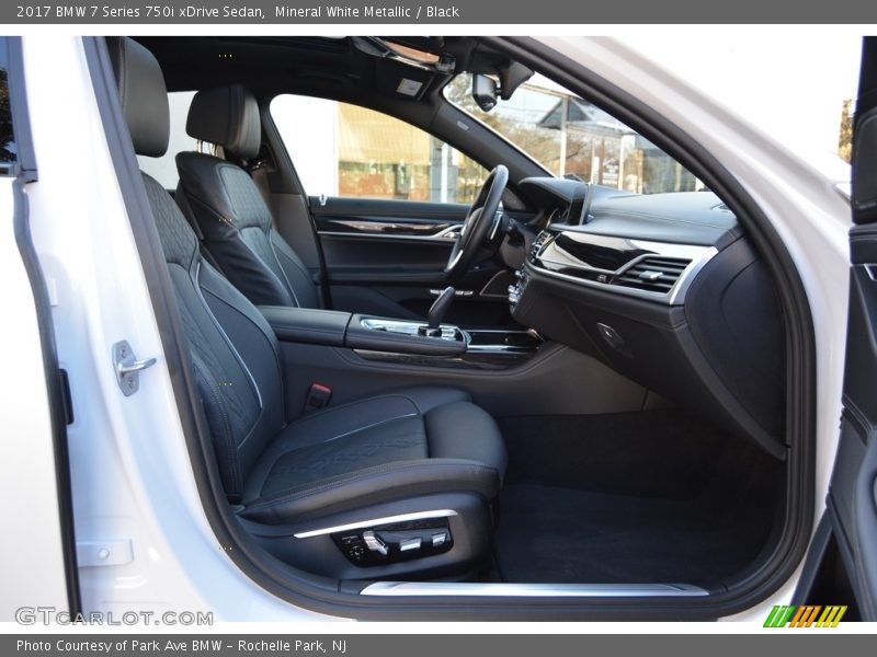 Mineral White Metallic / Black 2017 BMW 7 Series 750i xDrive Sedan