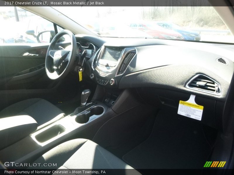 Mosaic Black Metallic / Jet Black 2017 Chevrolet Cruze LT