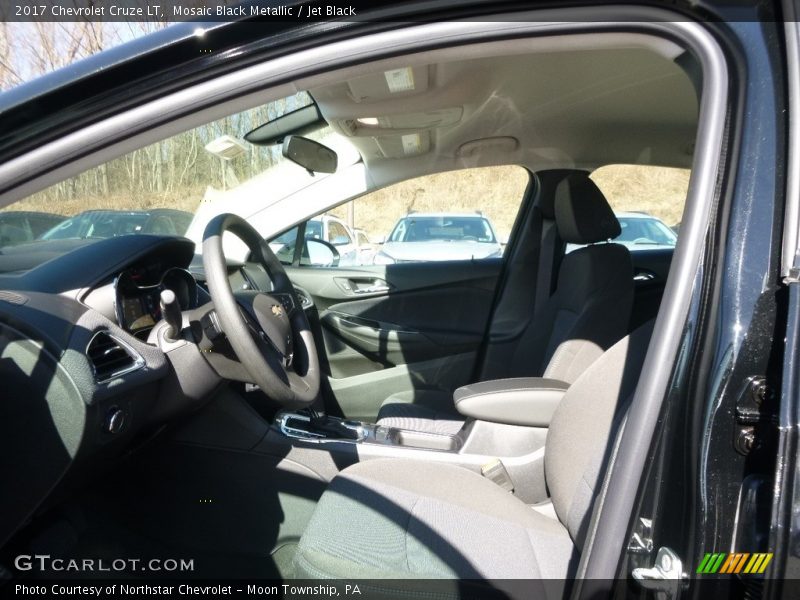 Mosaic Black Metallic / Jet Black 2017 Chevrolet Cruze LT