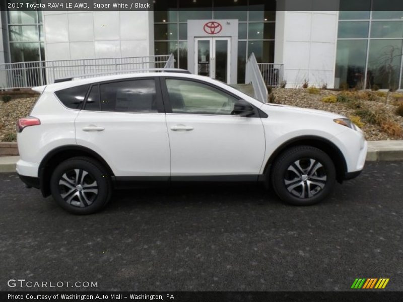 Super White / Black 2017 Toyota RAV4 LE AWD