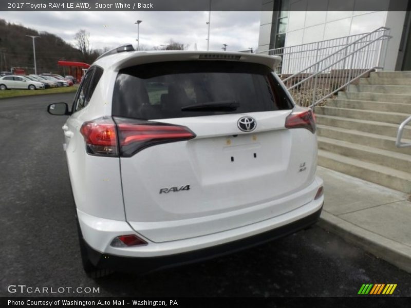 Super White / Black 2017 Toyota RAV4 LE AWD