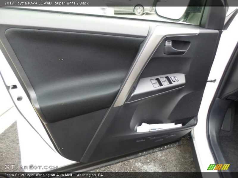 Super White / Black 2017 Toyota RAV4 LE AWD