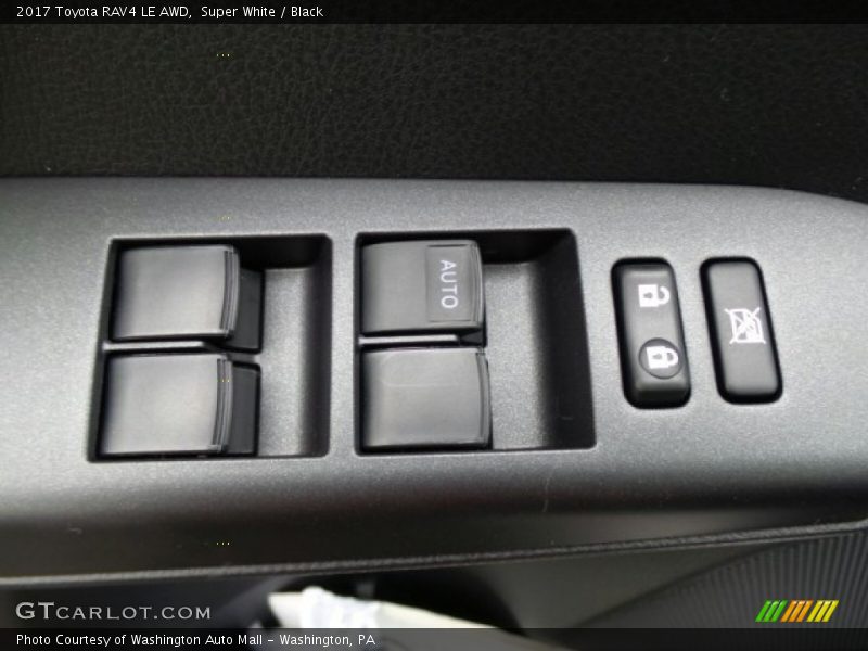 Super White / Black 2017 Toyota RAV4 LE AWD