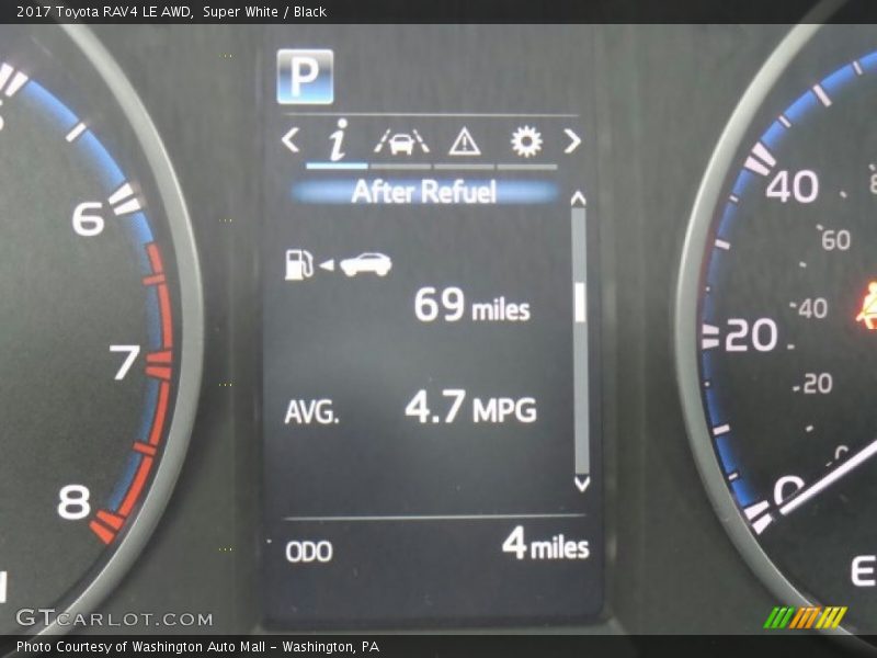 Super White / Black 2017 Toyota RAV4 LE AWD