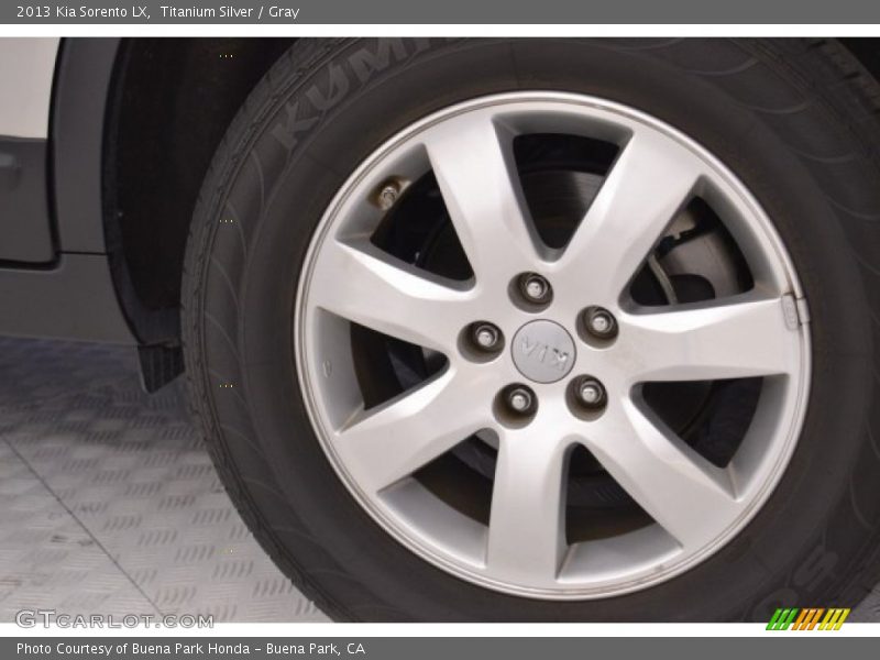 Titanium Silver / Gray 2013 Kia Sorento LX