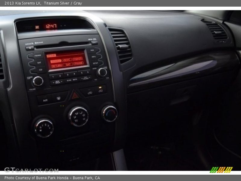 Titanium Silver / Gray 2013 Kia Sorento LX