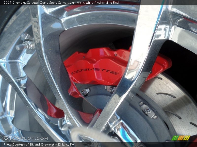 Arctic White / Adrenaline Red 2017 Chevrolet Corvette Grand Sport Convertible