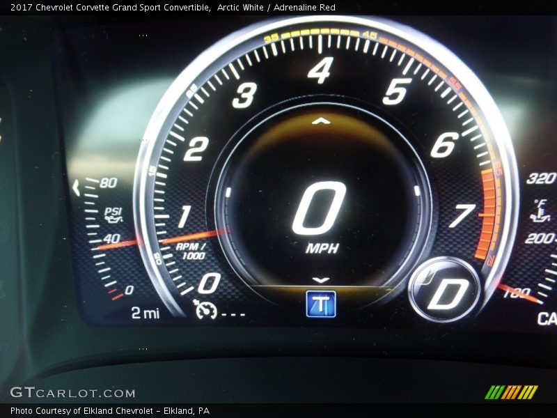 Arctic White / Adrenaline Red 2017 Chevrolet Corvette Grand Sport Convertible