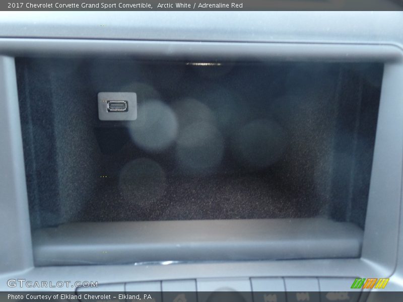 Arctic White / Adrenaline Red 2017 Chevrolet Corvette Grand Sport Convertible
