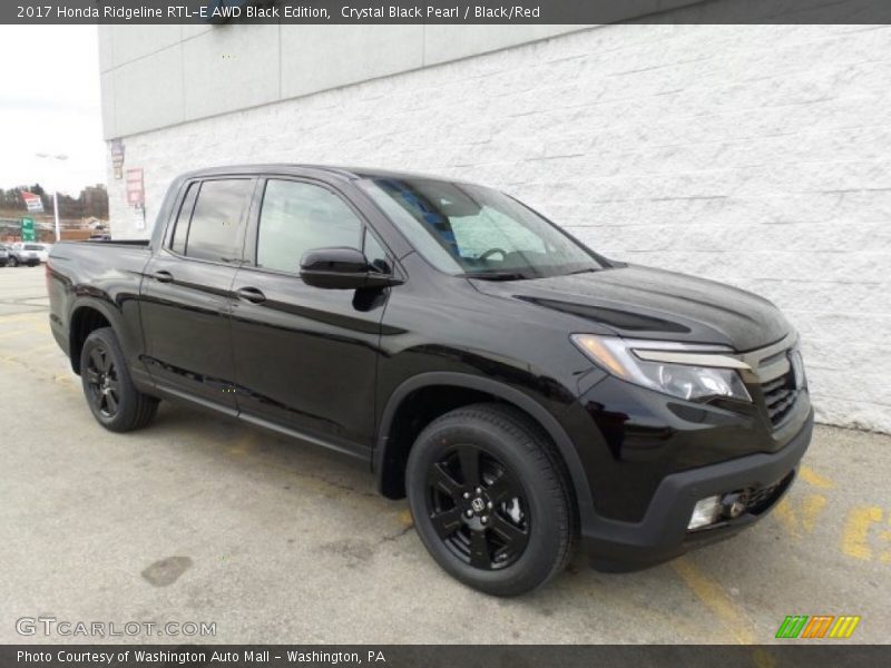 Front 3/4 View of 2017 Ridgeline RTL-E AWD Black Edition