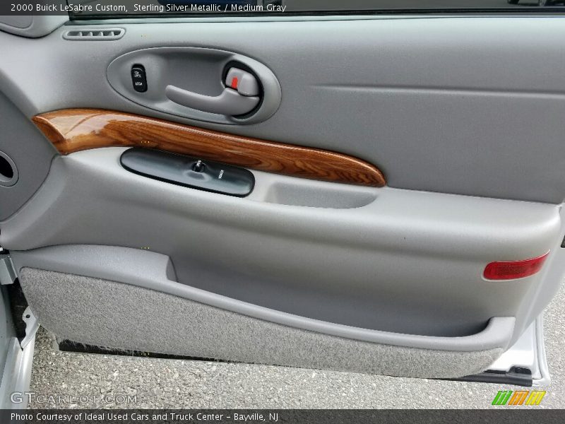 Sterling Silver Metallic / Medium Gray 2000 Buick LeSabre Custom