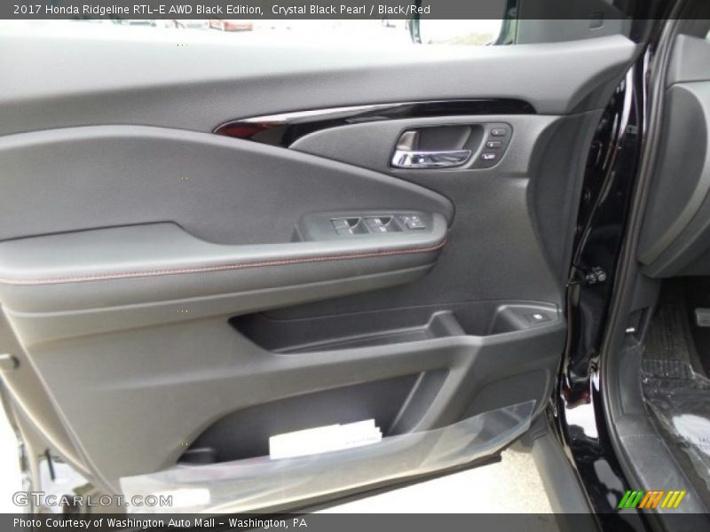 Door Panel of 2017 Ridgeline RTL-E AWD Black Edition