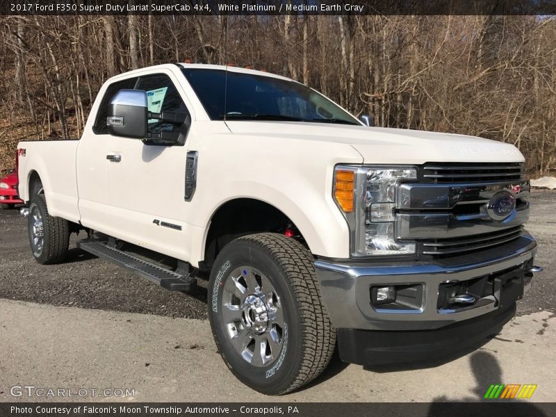 Front 3/4 View of 2017 F350 Super Duty Lariat SuperCab 4x4