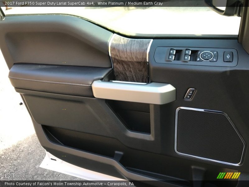 Door Panel of 2017 F350 Super Duty Lariat SuperCab 4x4