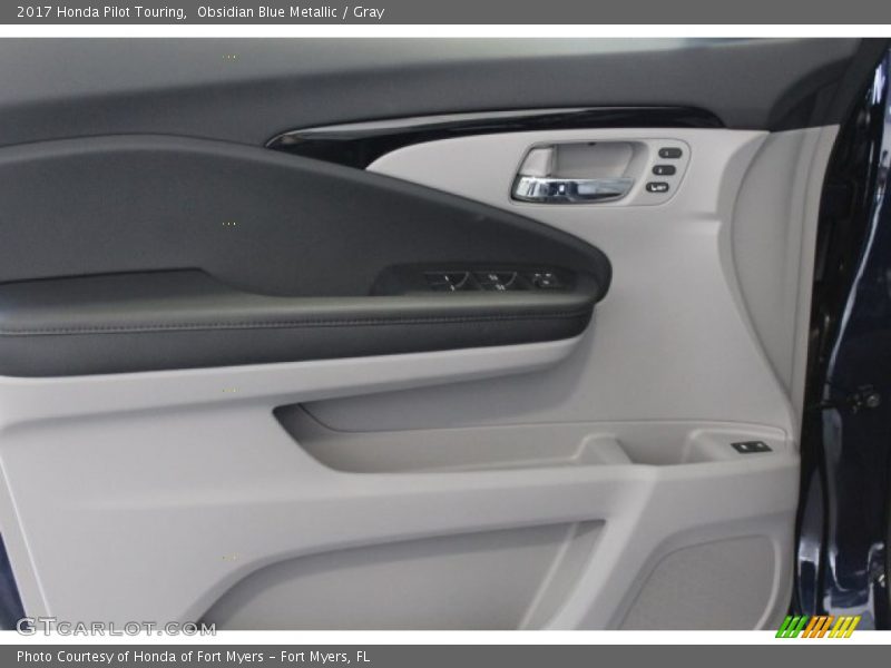 Obsidian Blue Metallic / Gray 2017 Honda Pilot Touring