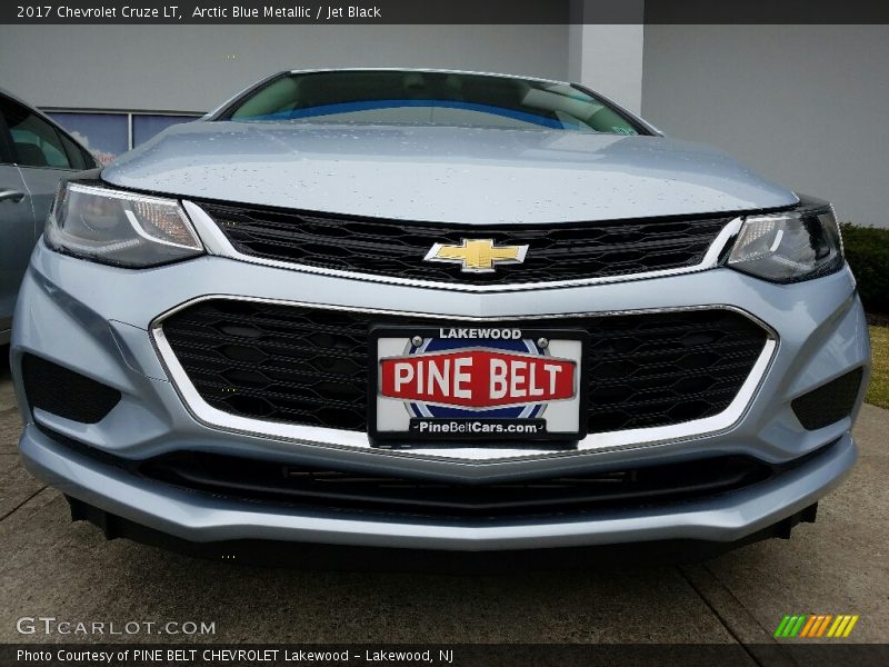 Arctic Blue Metallic / Jet Black 2017 Chevrolet Cruze LT