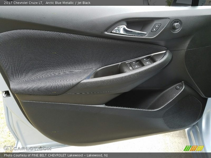 Arctic Blue Metallic / Jet Black 2017 Chevrolet Cruze LT