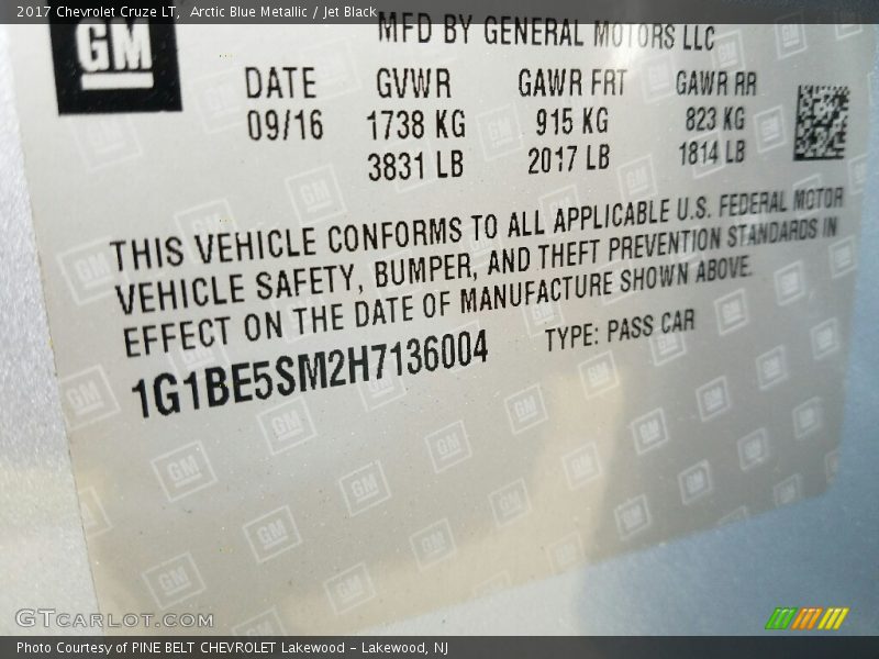 Arctic Blue Metallic / Jet Black 2017 Chevrolet Cruze LT