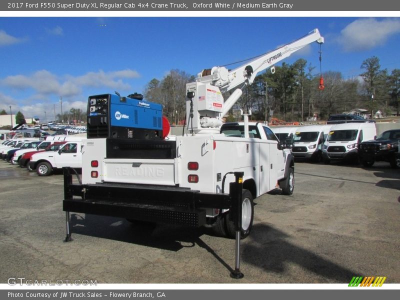 Oxford White / Medium Earth Gray 2017 Ford F550 Super Duty XL Regular Cab 4x4 Crane Truck