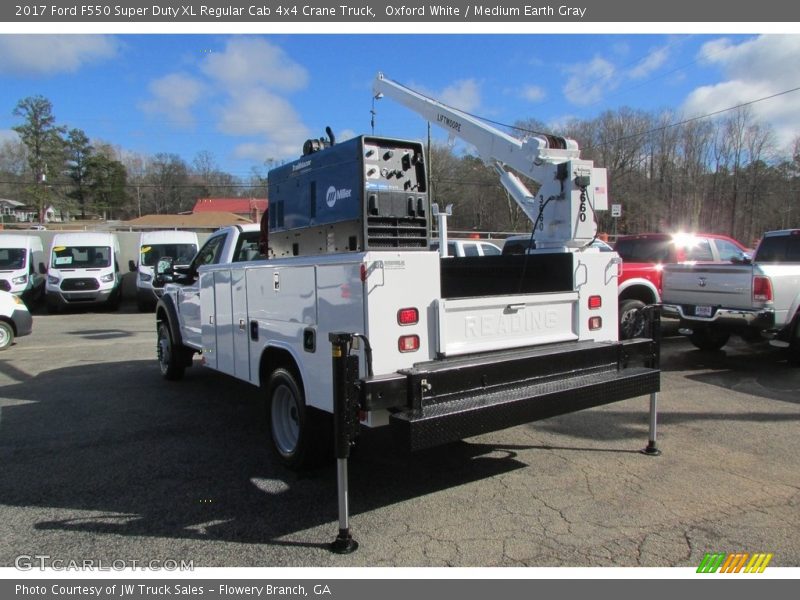 Oxford White / Medium Earth Gray 2017 Ford F550 Super Duty XL Regular Cab 4x4 Crane Truck