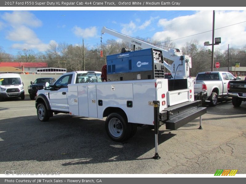 Oxford White / Medium Earth Gray 2017 Ford F550 Super Duty XL Regular Cab 4x4 Crane Truck