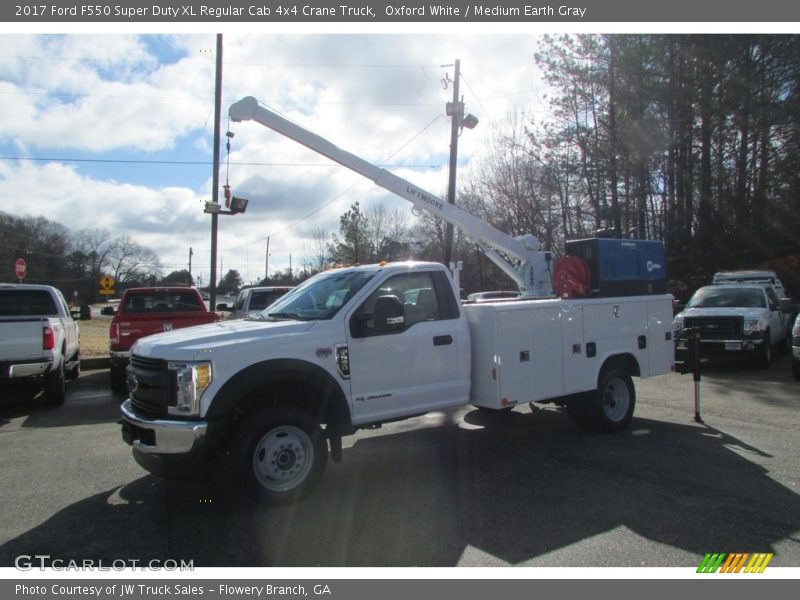 Oxford White / Medium Earth Gray 2017 Ford F550 Super Duty XL Regular Cab 4x4 Crane Truck