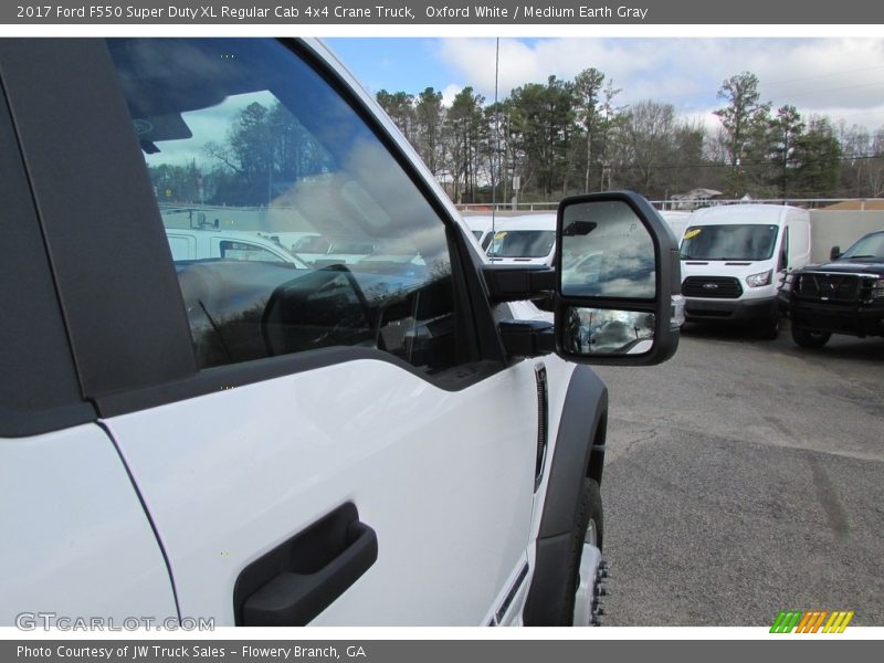 Oxford White / Medium Earth Gray 2017 Ford F550 Super Duty XL Regular Cab 4x4 Crane Truck