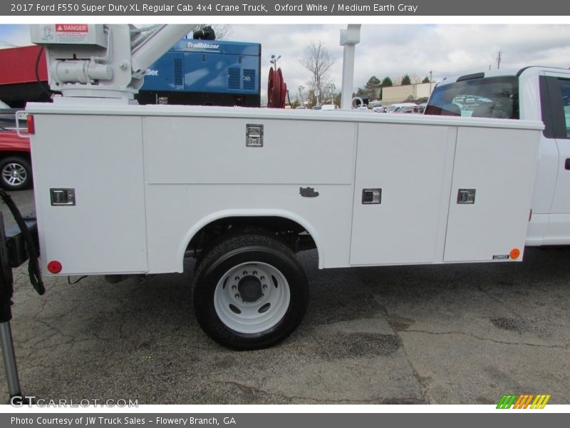 Oxford White / Medium Earth Gray 2017 Ford F550 Super Duty XL Regular Cab 4x4 Crane Truck
