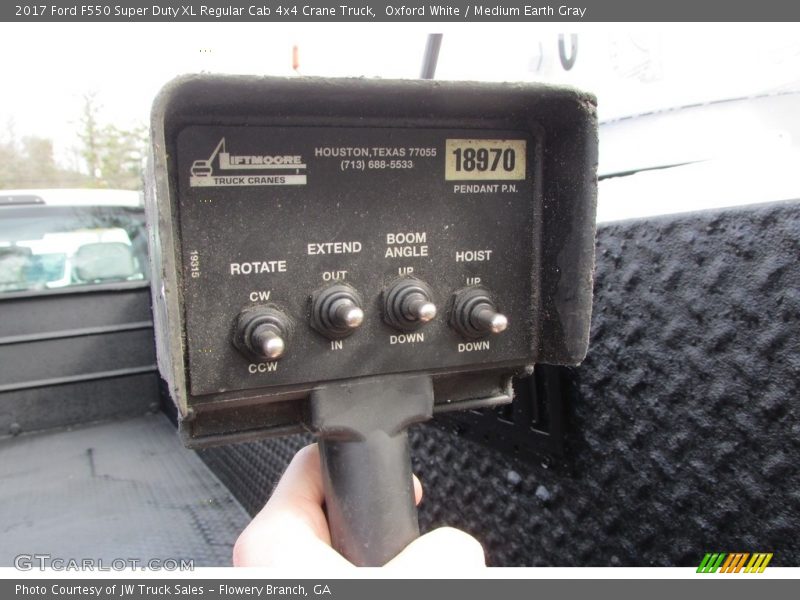 Oxford White / Medium Earth Gray 2017 Ford F550 Super Duty XL Regular Cab 4x4 Crane Truck