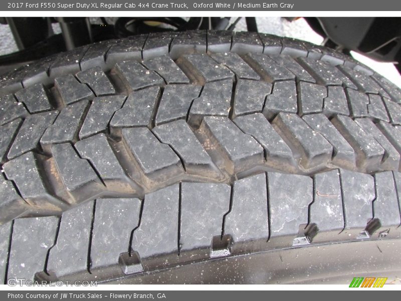 Oxford White / Medium Earth Gray 2017 Ford F550 Super Duty XL Regular Cab 4x4 Crane Truck