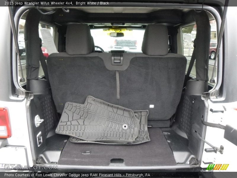 Bright White / Black 2015 Jeep Wrangler Willys Wheeler 4x4