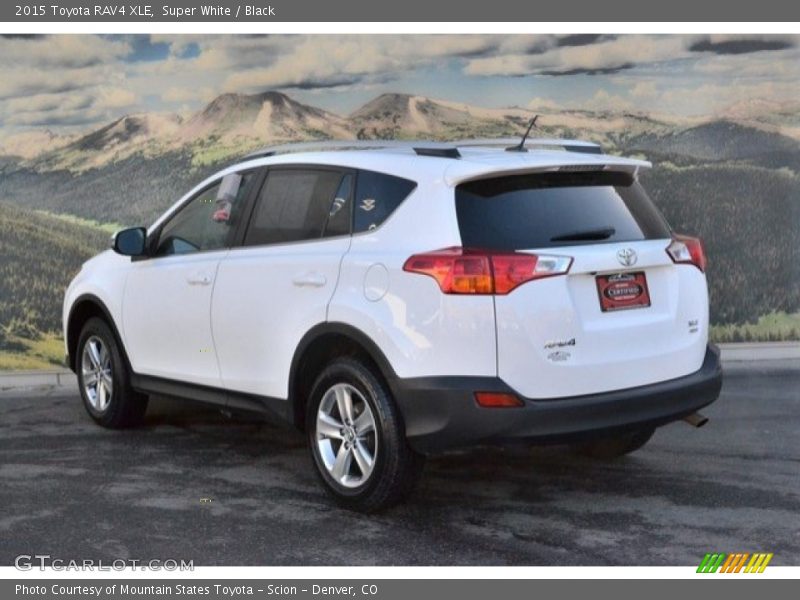 Super White / Black 2015 Toyota RAV4 XLE