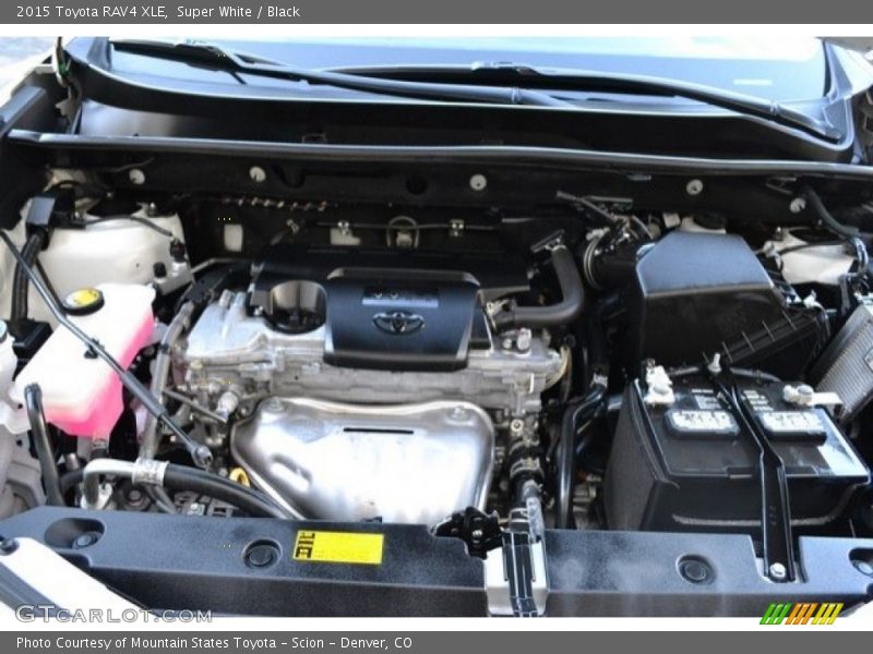 Super White / Black 2015 Toyota RAV4 XLE