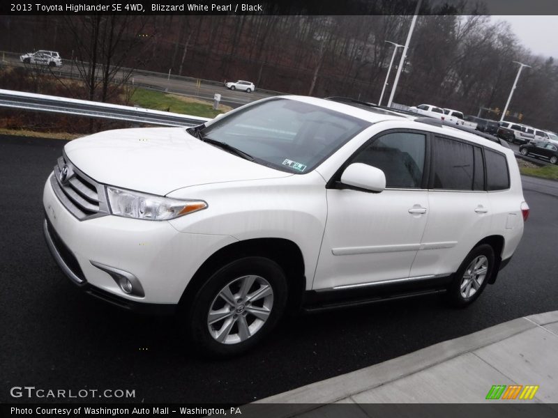 Blizzard White Pearl / Black 2013 Toyota Highlander SE 4WD