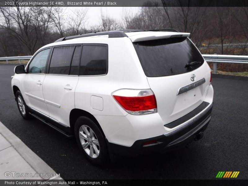 Blizzard White Pearl / Black 2013 Toyota Highlander SE 4WD