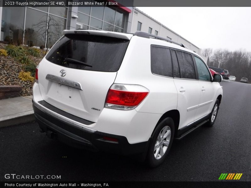 Blizzard White Pearl / Black 2013 Toyota Highlander SE 4WD