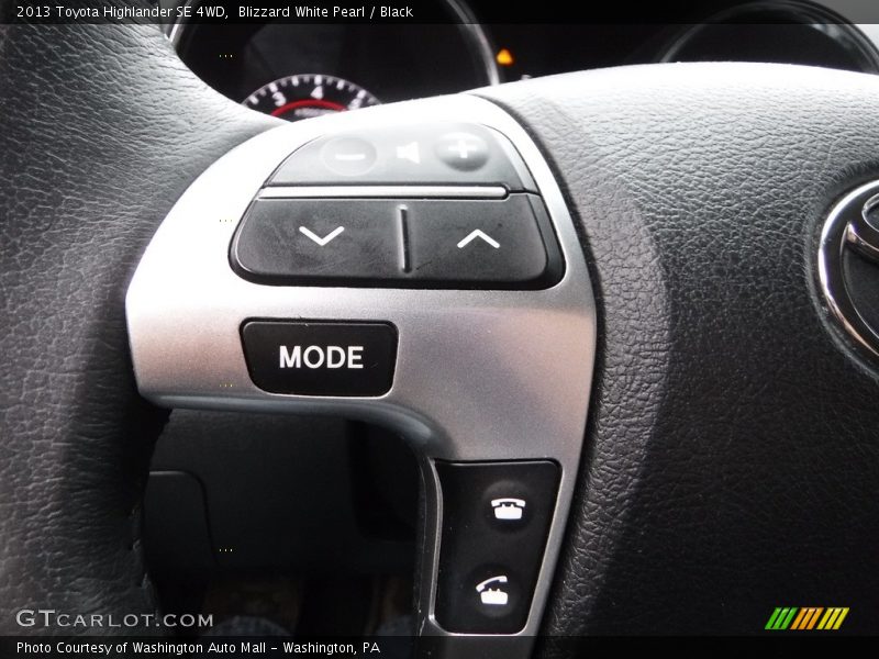Blizzard White Pearl / Black 2013 Toyota Highlander SE 4WD