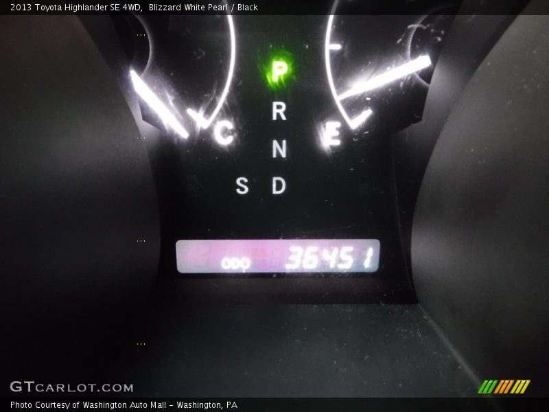 Blizzard White Pearl / Black 2013 Toyota Highlander SE 4WD