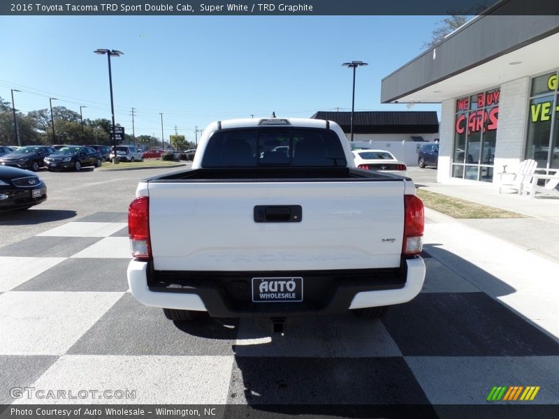 Super White / TRD Graphite 2016 Toyota Tacoma TRD Sport Double Cab