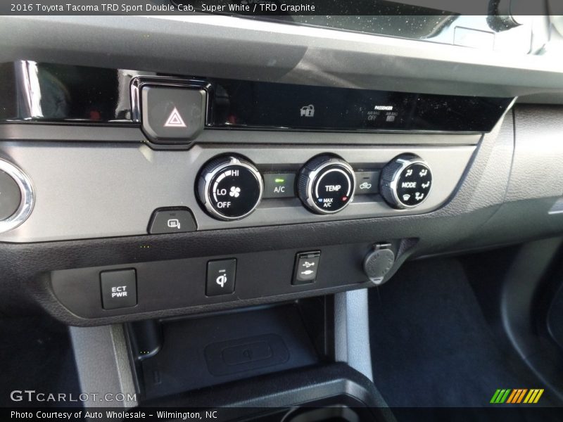 Super White / TRD Graphite 2016 Toyota Tacoma TRD Sport Double Cab