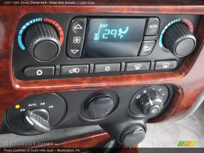 Silver Mist Metallic / Light Gray 2007 GMC Envoy Denali 4x4