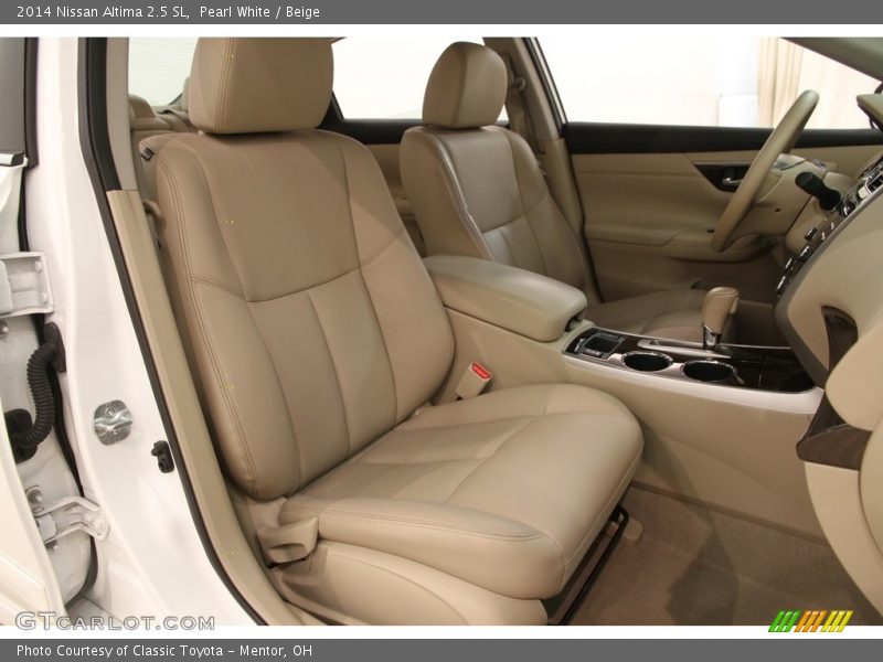 Front Seat of 2014 Altima 2.5 SL