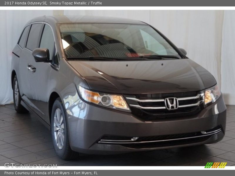 Smoky Topaz Metallic / Truffle 2017 Honda Odyssey SE