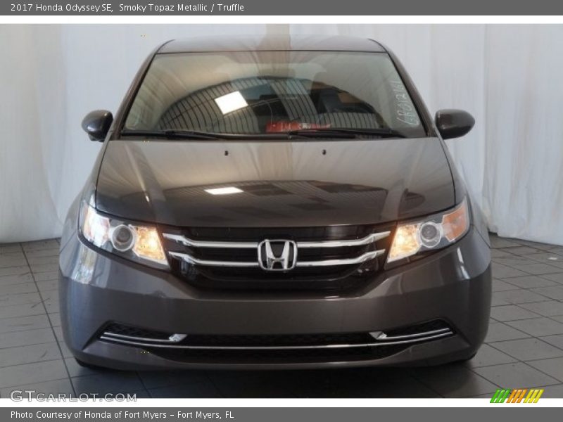 Smoky Topaz Metallic / Truffle 2017 Honda Odyssey SE