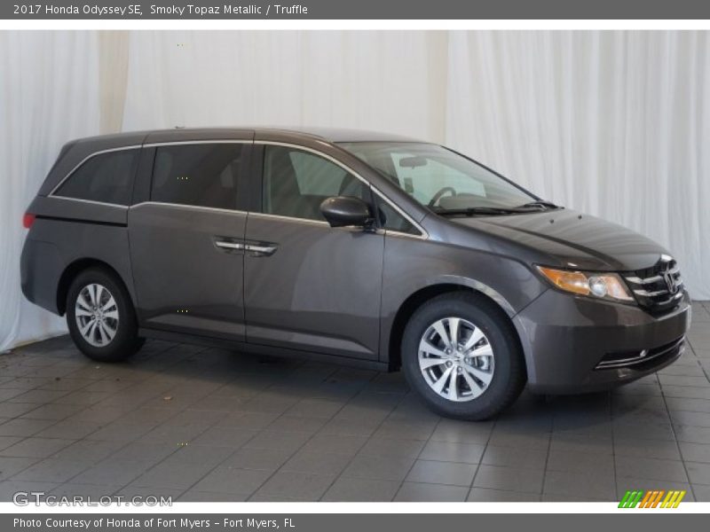 Smoky Topaz Metallic / Truffle 2017 Honda Odyssey SE