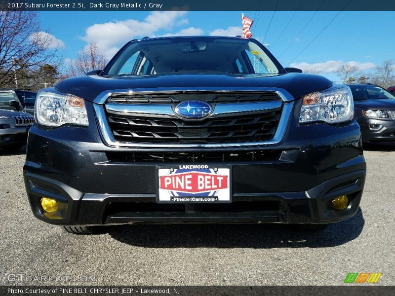 Dark Gray Metallic / Gray 2017 Subaru Forester 2.5i