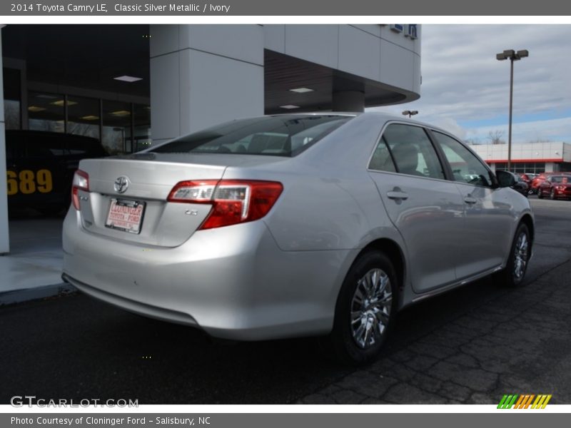 Classic Silver Metallic / Ivory 2014 Toyota Camry LE